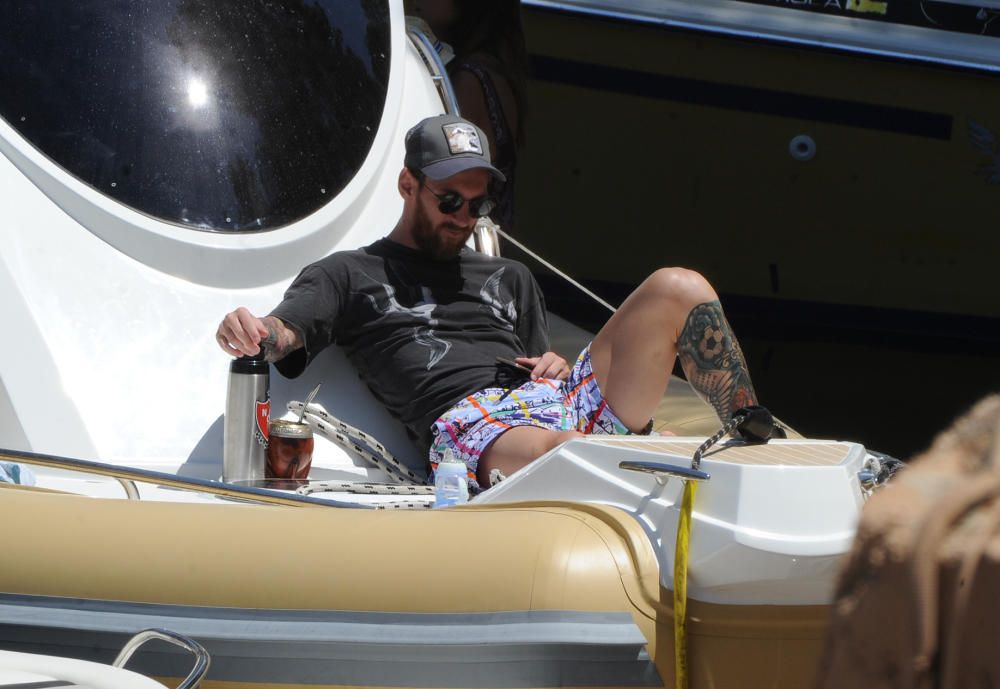 Messi se relaja en Ibiza en familia.