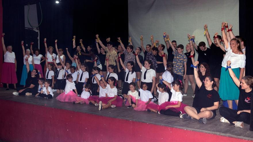 El Casal Cultural Dansaires Manresans celebra la festa de fi de curs