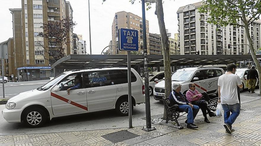 Ingresa en prisión tras atracar a un taxista cacereño con una navaja