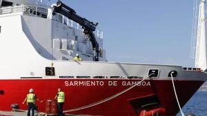 El buque oceanográfico Sarmiento de Gamboa, amarrado al puerto de Vigo.