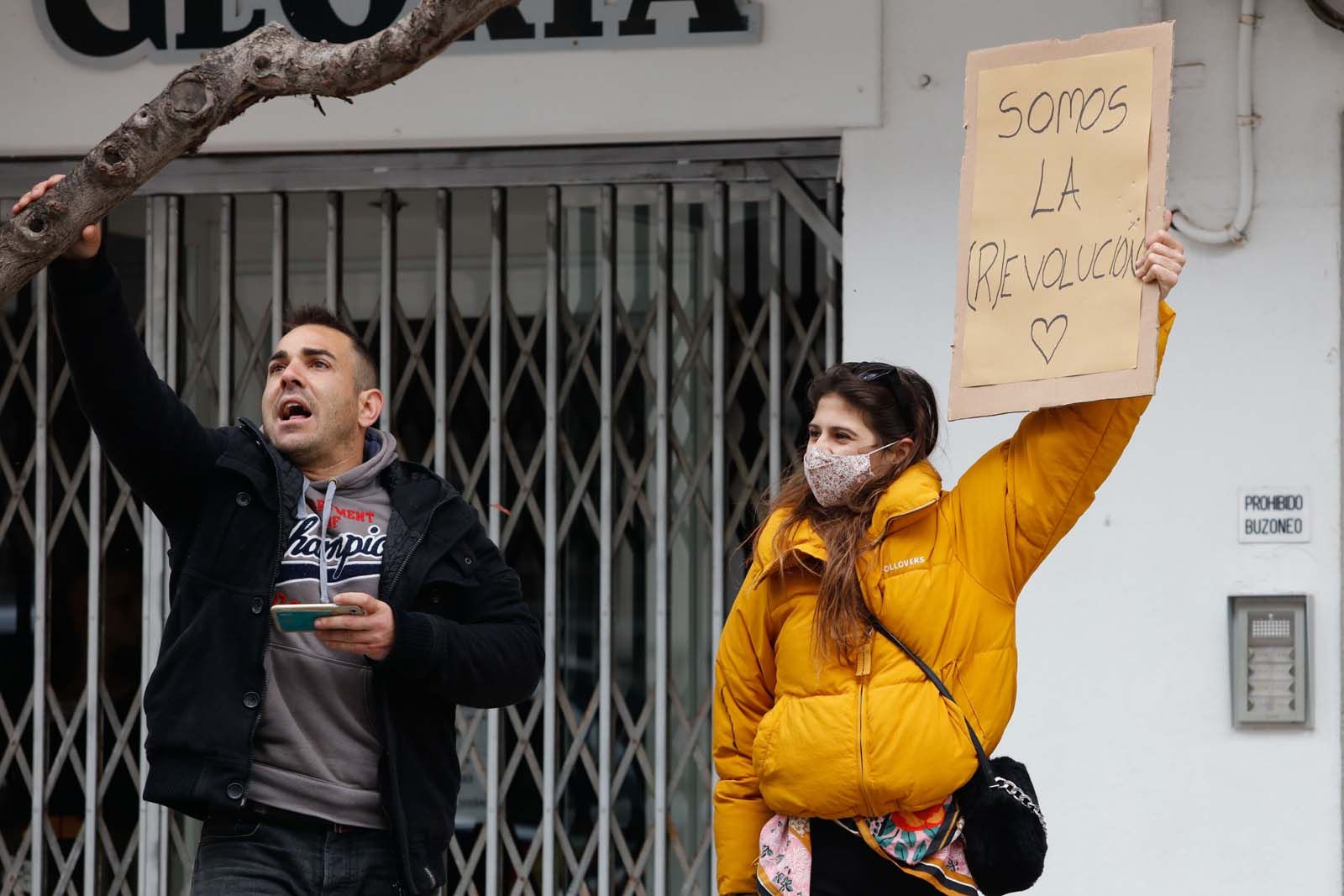 Protesta en Ibiza: "No me podéis cerrar el local y cobrarme el cien por cien de los impuestos"