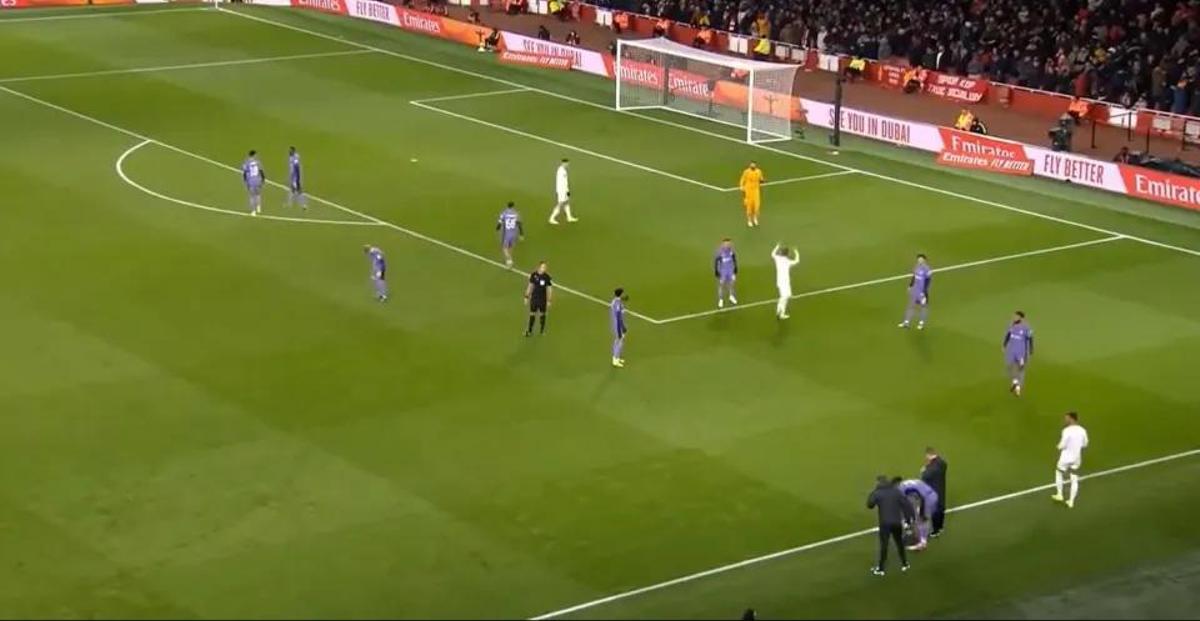 Odegaard pidió ánimos a la afición del Liverpool por error