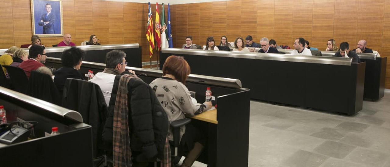 El PP critica al tripartito por no bajar impuestos pese a anunciar 2 millones de euros de superávit