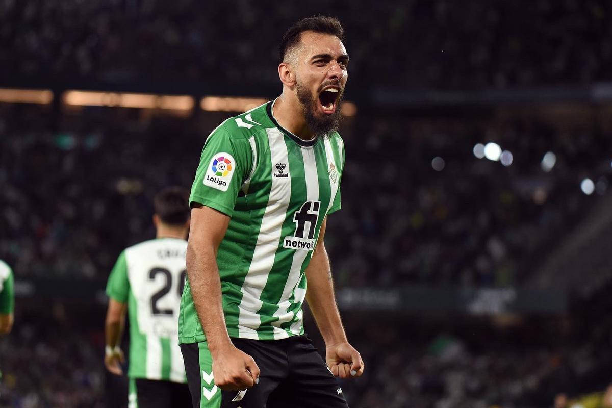 Borja Iglesias celebra un gol.