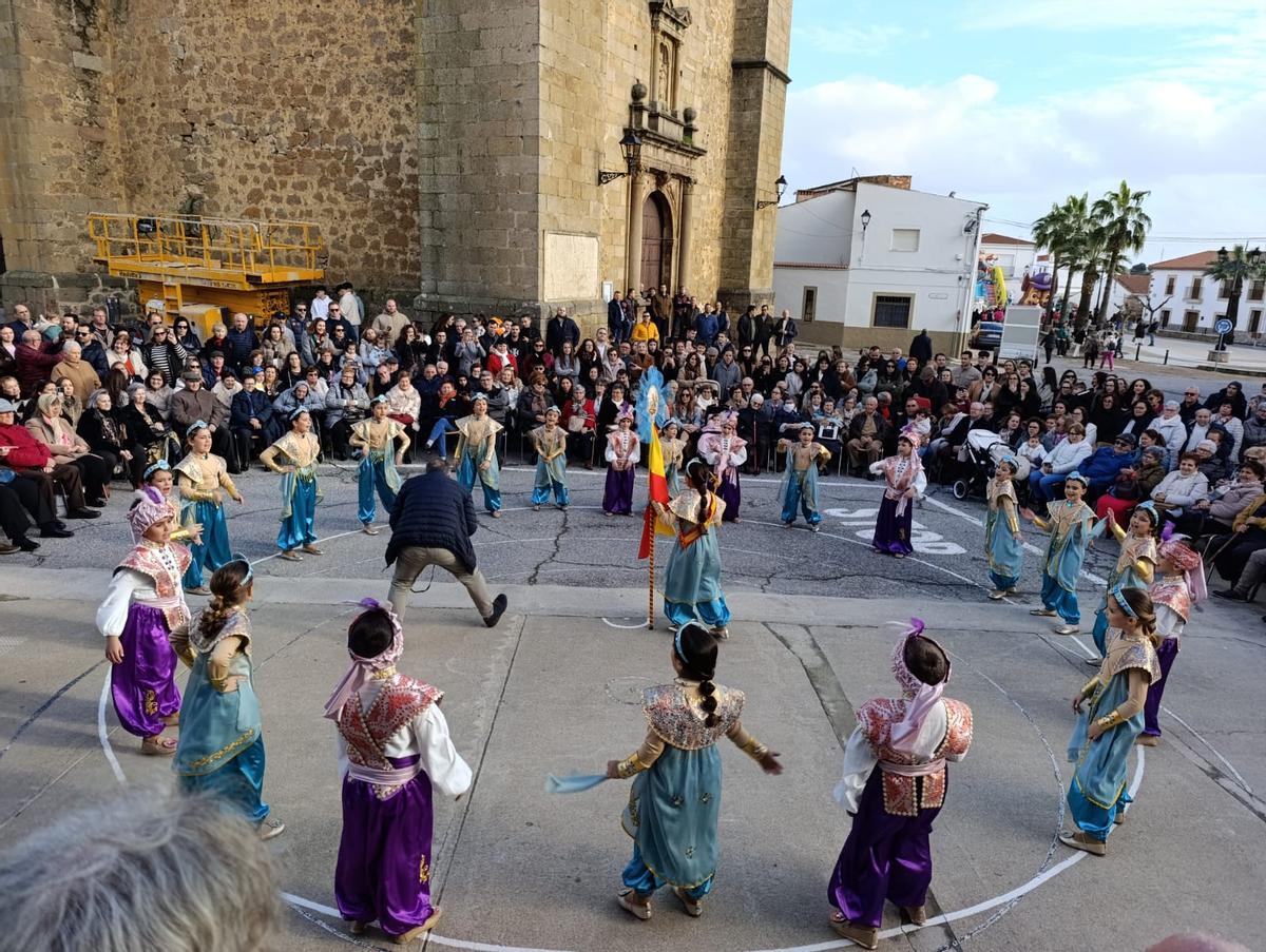 Madrigale y Escurial, en la provincia de Cáceres, celebran su Jueves de Comadres