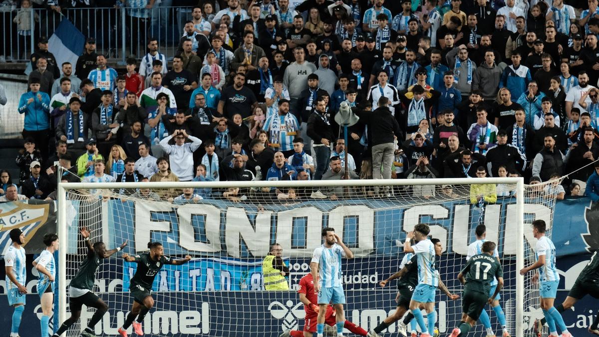 El Málaga CF empató la temporada pasada en La Rosaleda frente al Almería con un gol visitante en el tiempo de descuento.