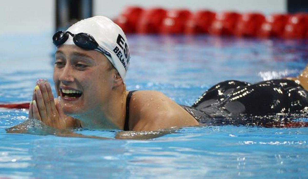 La reacció de Mireia Belmonte després d’aconseguir la medalla de plata en la final de 200 metres papallona.