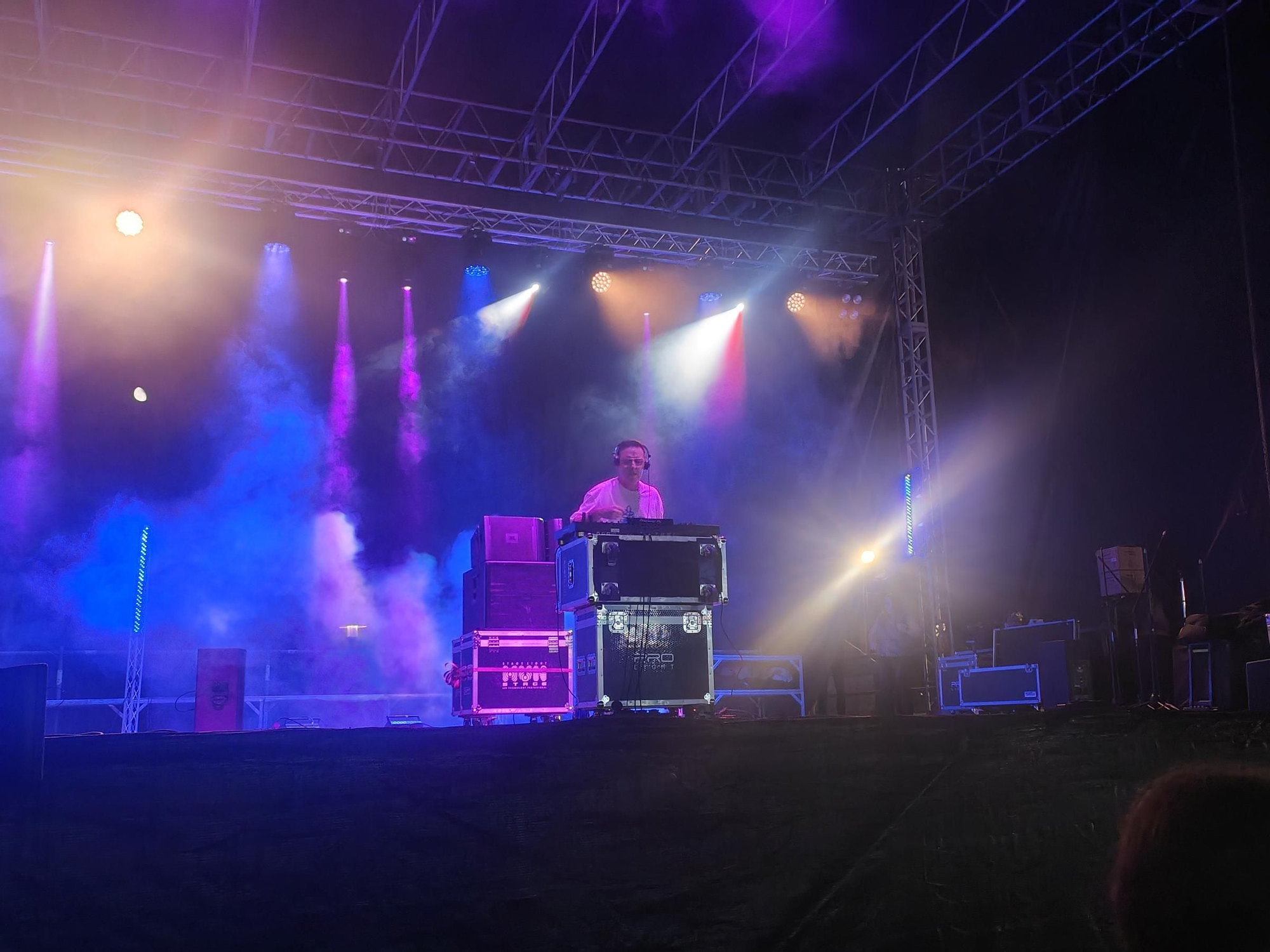 Dj Michi triunfa en el inicio de las Festas do Cristo de Cangas