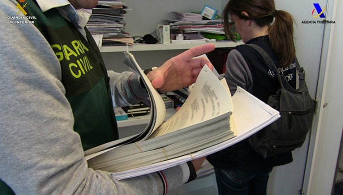 La Guardia Civil y la Agencia Tributaria entraron en la sede de la empresa en Castelló en la macrooperación 'Drake'.
