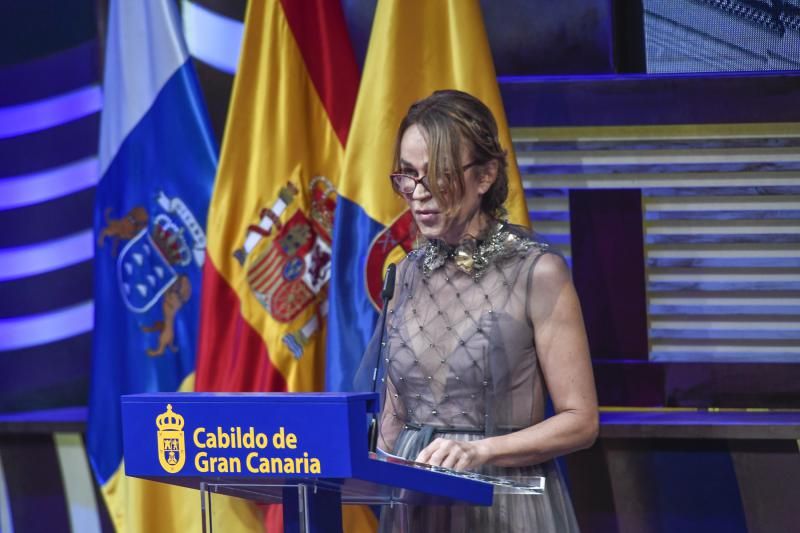 Acto de entrega de honores y distinciones del Cabildo.