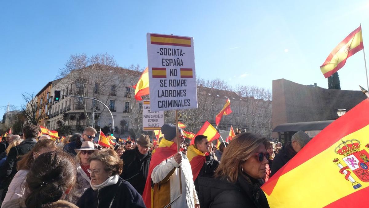 Manifestación contra la investidura de Pedro Sánchez, en Madrid