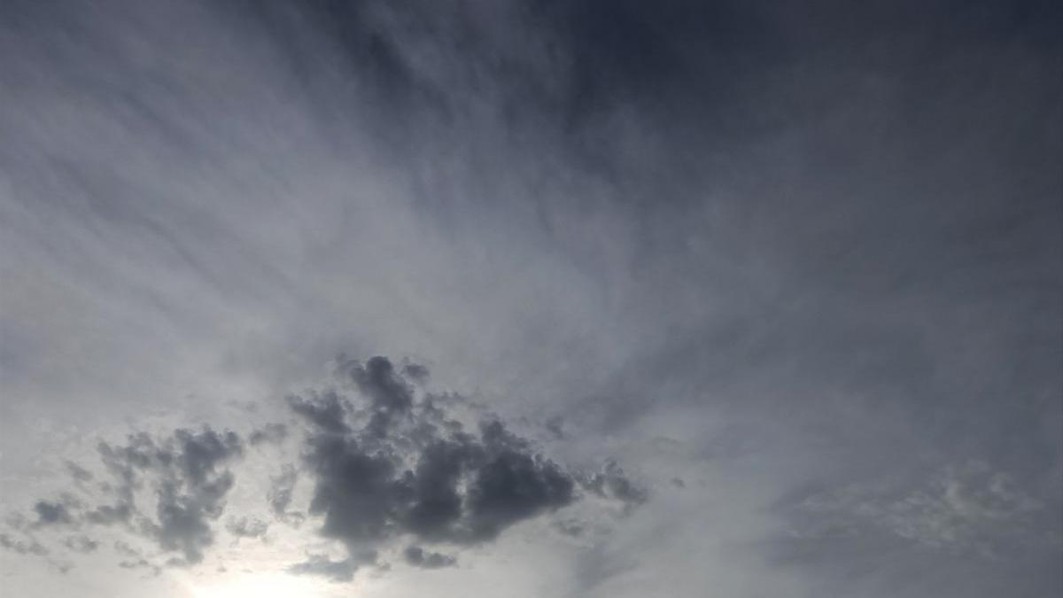 El cielo nuboso predomina este viernes en Extremadura.