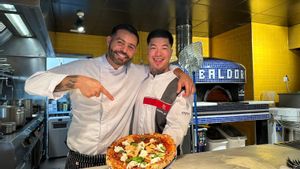 Así preparan en Baldoria su pizza estrella