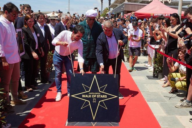 Joan Laporta y Ronaldinho en la inauguración del Paseo de las Estrellas de Castelldefels, en imágenes