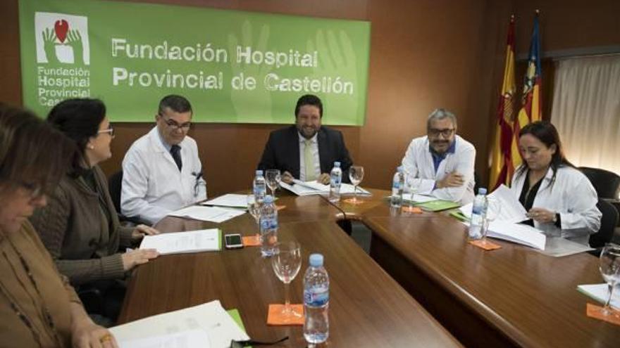 Moliner en la reunión de la Fundación del Hospital Provincial.