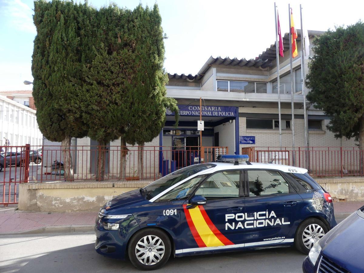 Exterior de la Comisaría del Cuerpo Nacional de Policía en Molina de Segura.