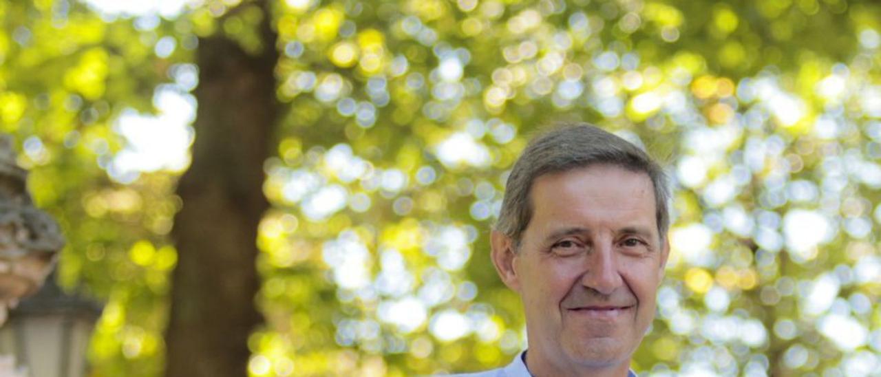 Carlos Llaneza, ayer, en el Campo San Francisco. | Irma Collín