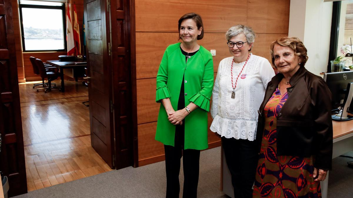 Carmen Moriyón, Ana González y Paz Fernández Felgueroso