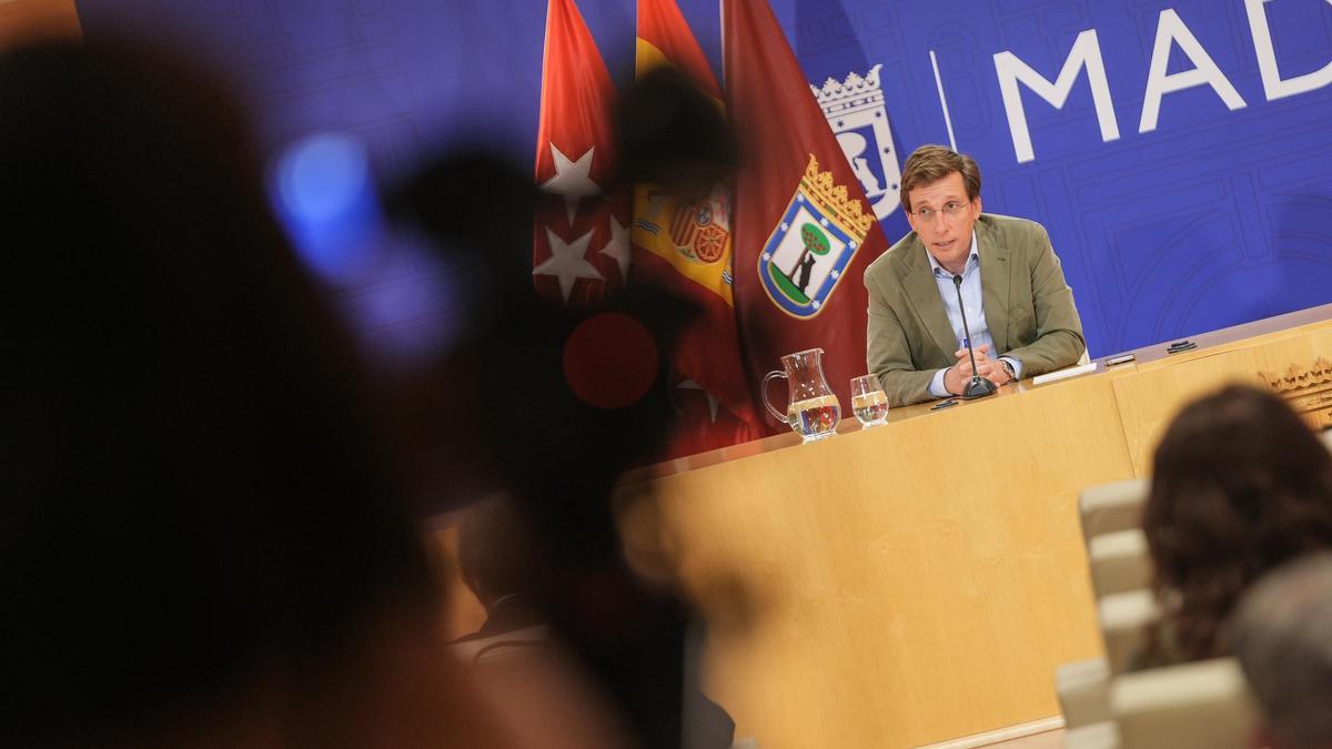 El alcalde, José Luis Martínez-Almeida, en la rueda de prensa de este miércoles en Cibeles.