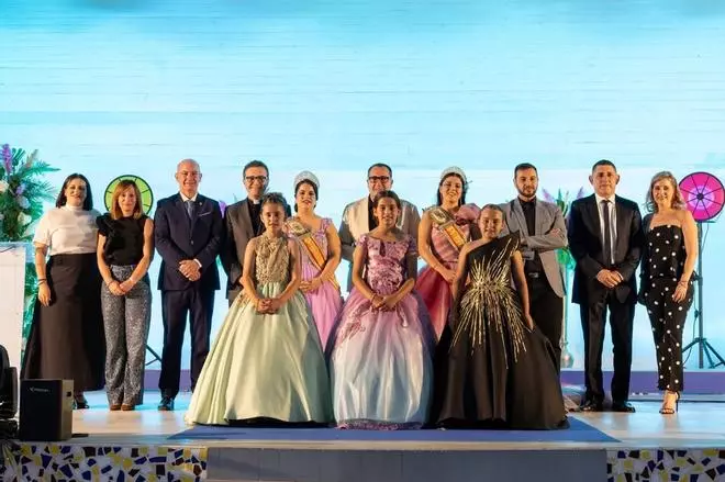Elección de Corte Infantil y presentación de cargos festeros de las fiestas patronales de la Virgen del Carmen y de Moros y Cristianos de Cox