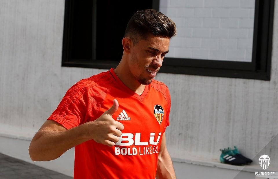 Las imágenes del primer entrenamiento de Gabriel Paulista con el Valencia