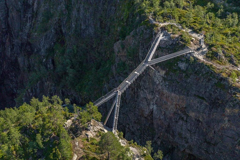Puente de Vøringsfossen en Noruega