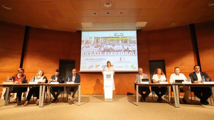 Unanimidad de los candidatos en que la vivienda es el problema más grave de Ibiza, no en su solución