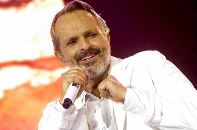 CONCIERTO DE MIGUEL BOSE EN EL PABELLON GRAN ...