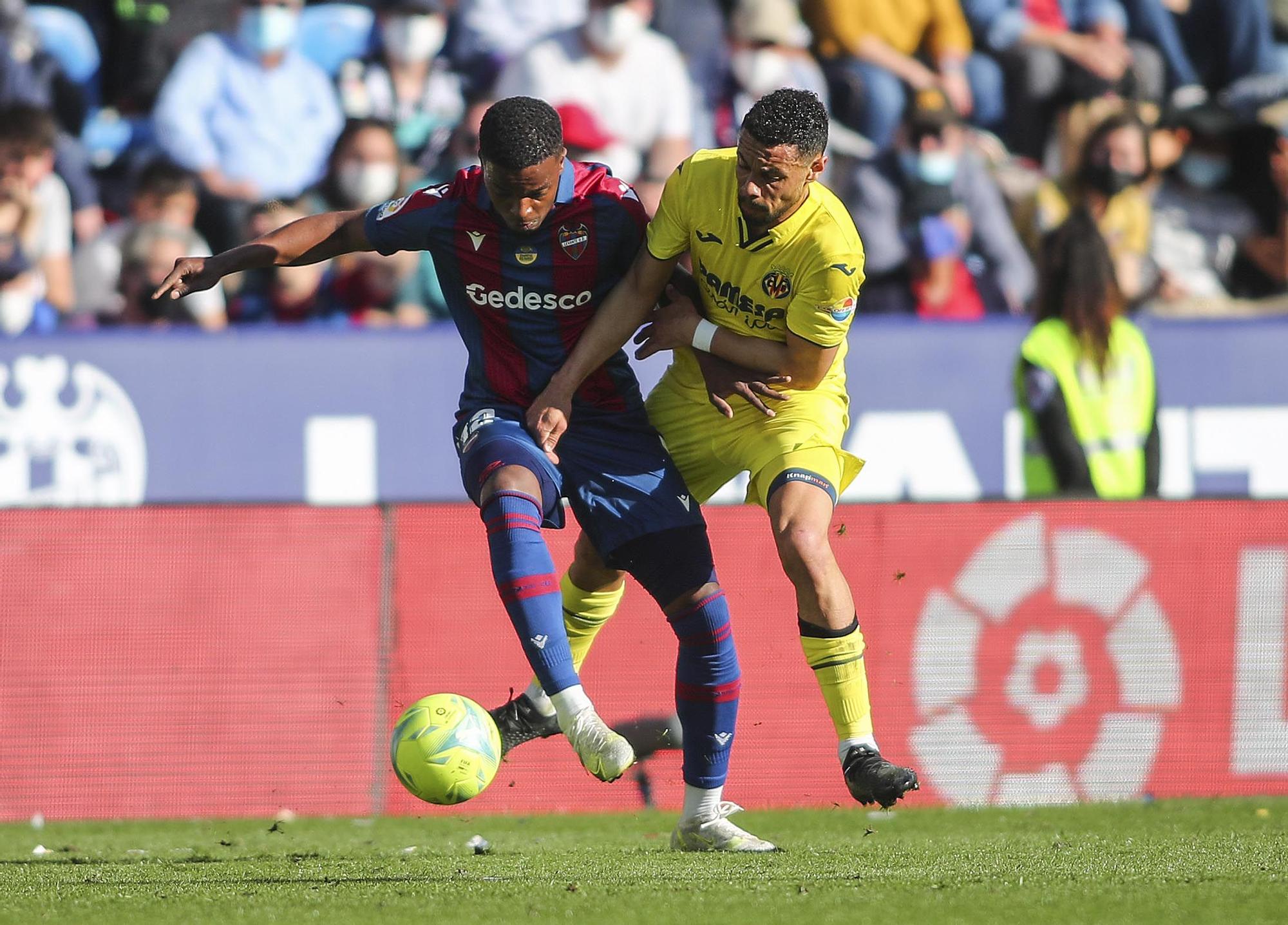 Las imágenes de la victoria del Levante frente al Villarreal en el Ciutat de València