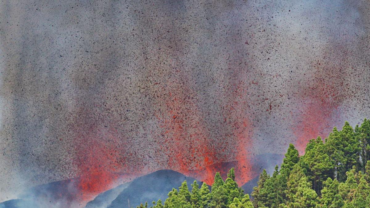 La lava va sortir a gran velocitat del volcà pocs minuts després de l’erupció