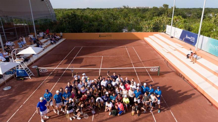 Matutes y Nadal inauguran una escuela de tenis en México