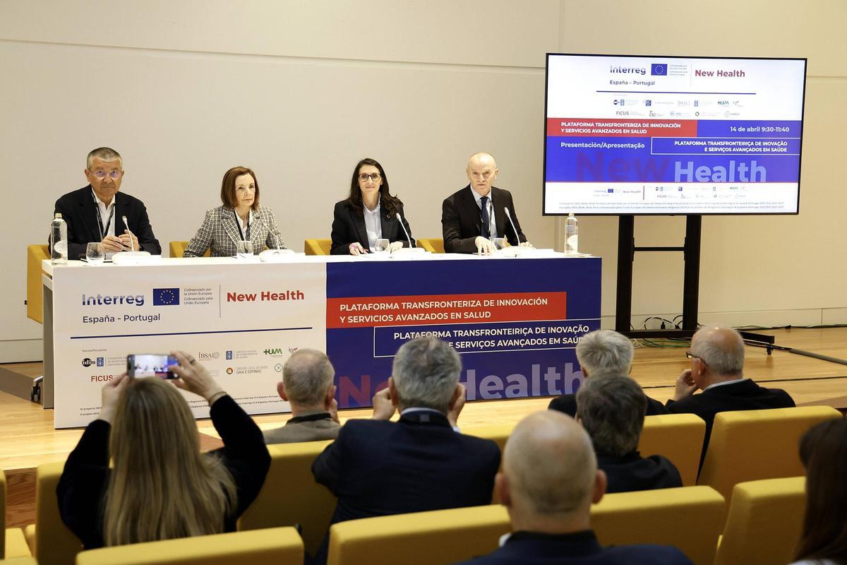 Rafael López, Luz Couce, Rosa Crujeiras y José Ramón González Juanatey en la presentación del proyecto europeo New Health en Santiago.