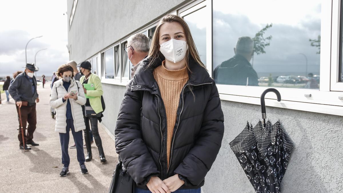 Aitana Barquilla, esperando para vacunarse.