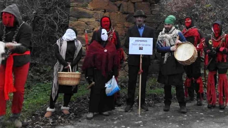 La mascarada de las &quot;vieyas&quot; en un pueblo sanabrés