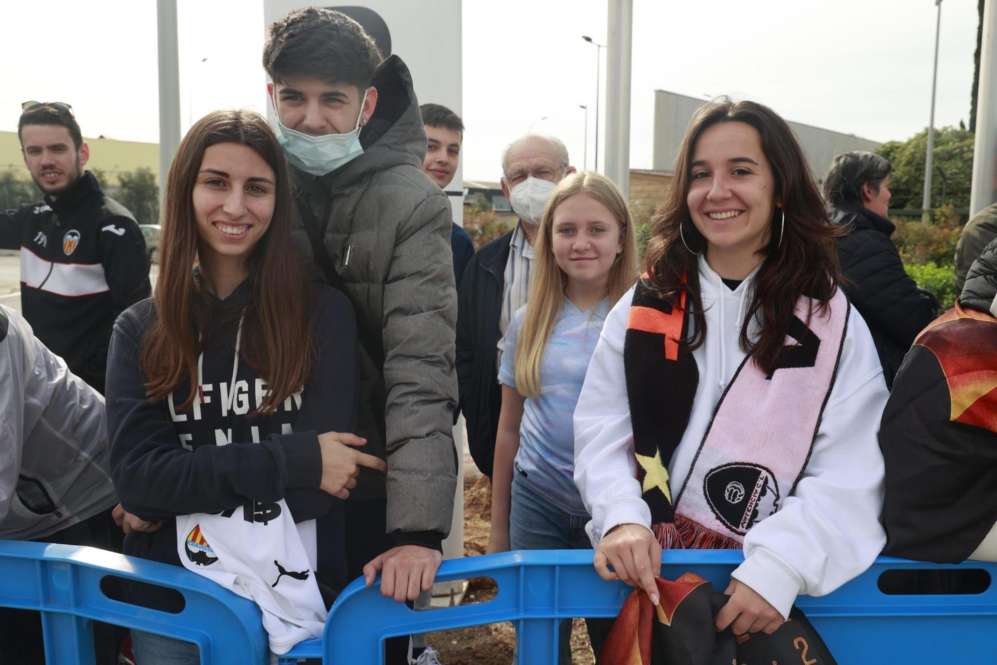 Comienza la peregrinación de los valencianistas a La Cartuja