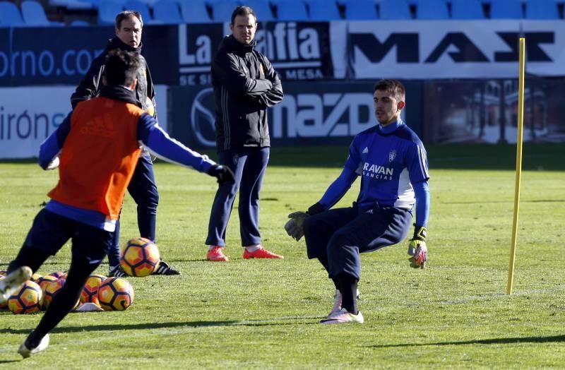 Entrenamiento puerta abierta en La Romareda