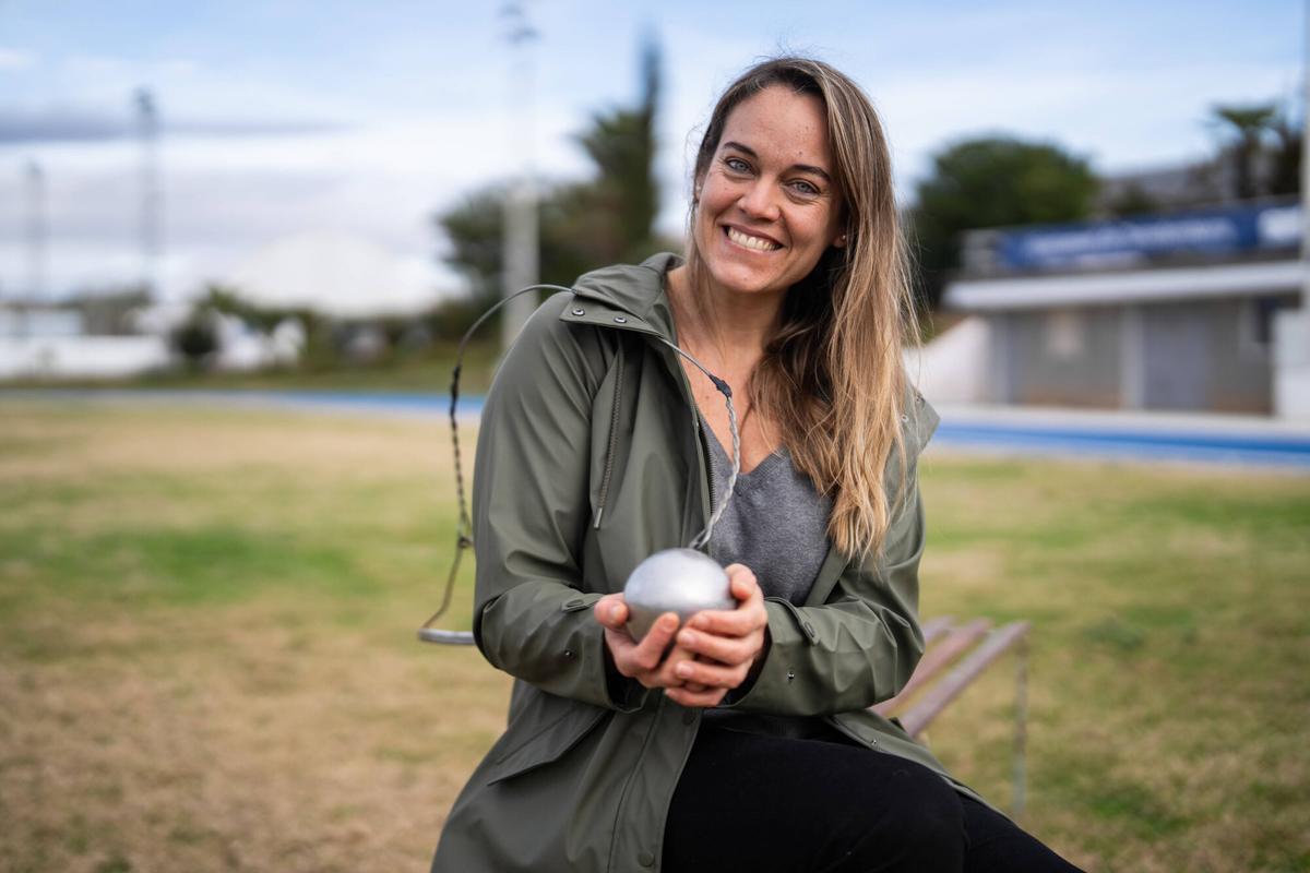 Berta Castells posa para El Periódico en Torredembarra.