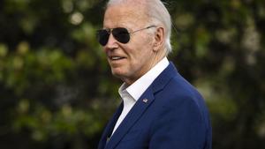 Biden insiste en una carta a congresistas que seguirá en la contienda contra Trump