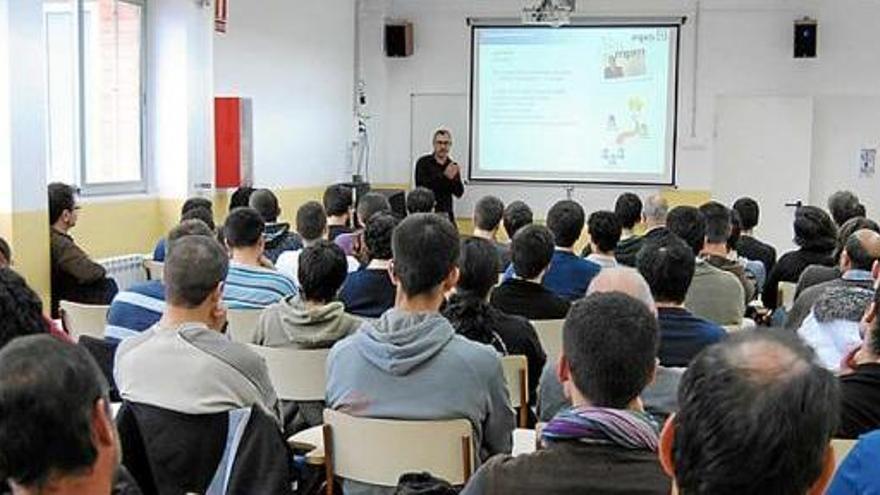 Una jornada del TICAnoia, una de les entitats que treballen per a la promoció de les tecnologies de la informació entre els joves