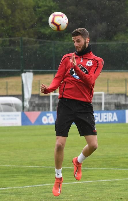 El técnico José Luis Martí programa una sesión de una hora de duración con el objetivo de dosificar las fuerzas de sus futbolistas.