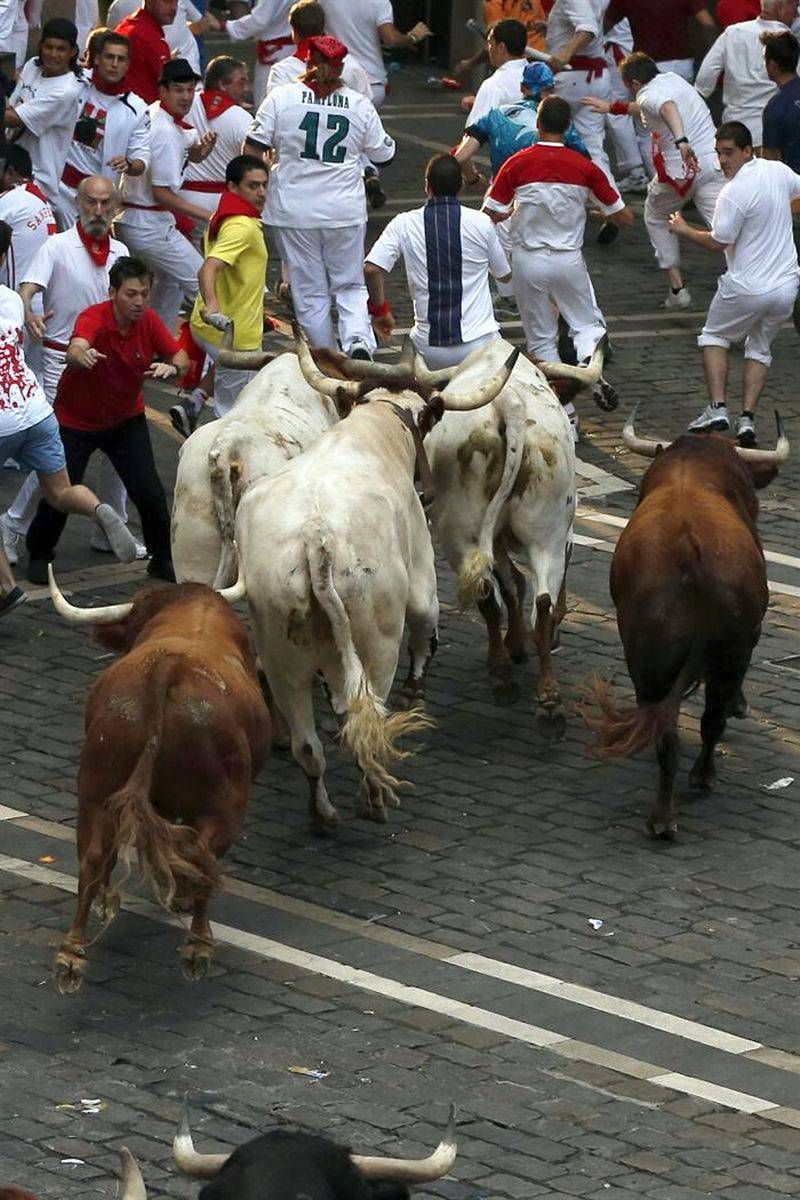 Fotogalería: 6º encierro de los Sanfermines 2013