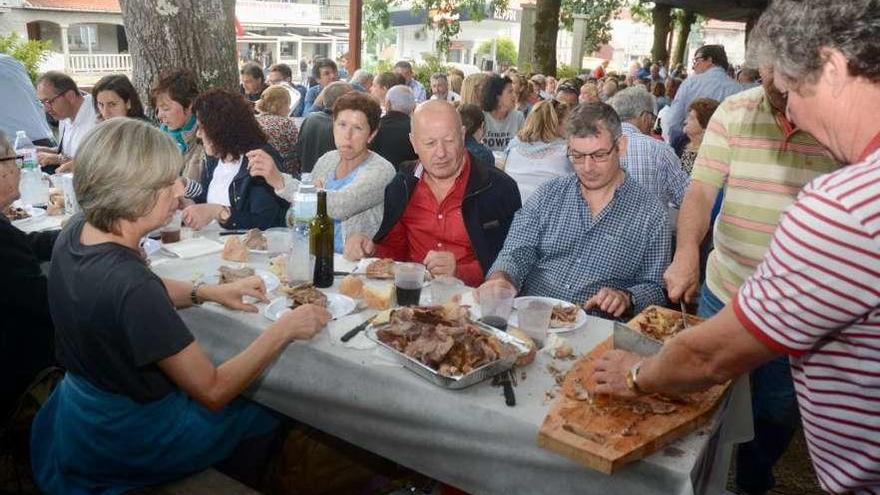 Asistentes a una anterior edición de la fiesta gastronómica. // Rafa Vázquez