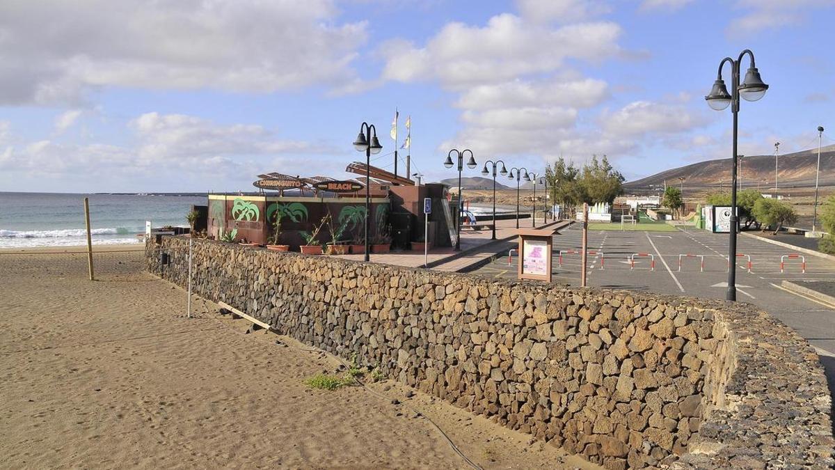 Explanada de la playa de La Garita, Arrieta, en el norte de Lanzarote.