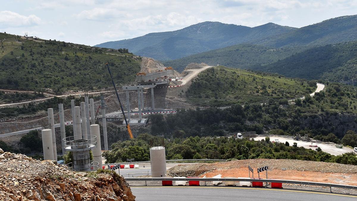 Obras en la N-232 en Morella.