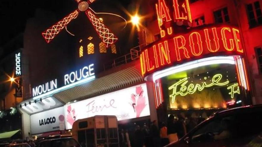 Cauen les aspes del Moulin Rouge de París