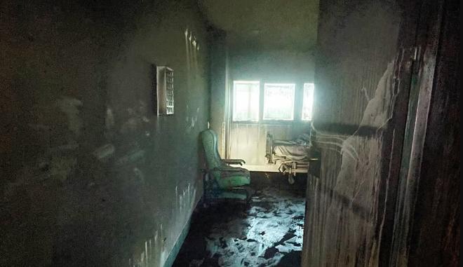 El fuego ha calcinado varias habitaciones del área de Psiquiatría en el Hospital La Fe