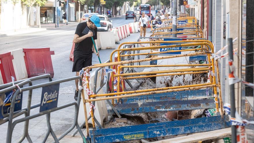 Afectados por el parón en las obras en la avenida de Jijona de Alicante: &quot;Estamos buscando otro local para irnos de aquí&quot;