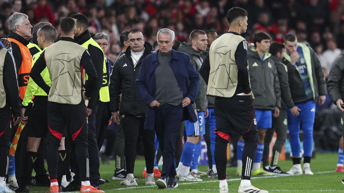 Mourinho:"Le dije a Vinicius 'has marcado un gol de otro mundo ¿Por qué lo celebras así?'"