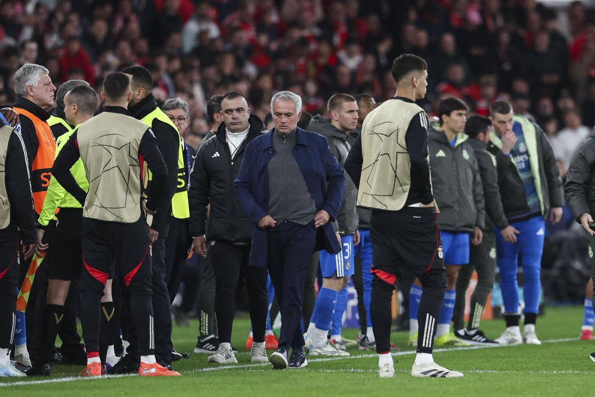 Jose Mourinho, entrenador del Benfica, después de la trifulca que se originó en el Benfica - Real Madrid por el incidente entre Vinicius y Prestianni.