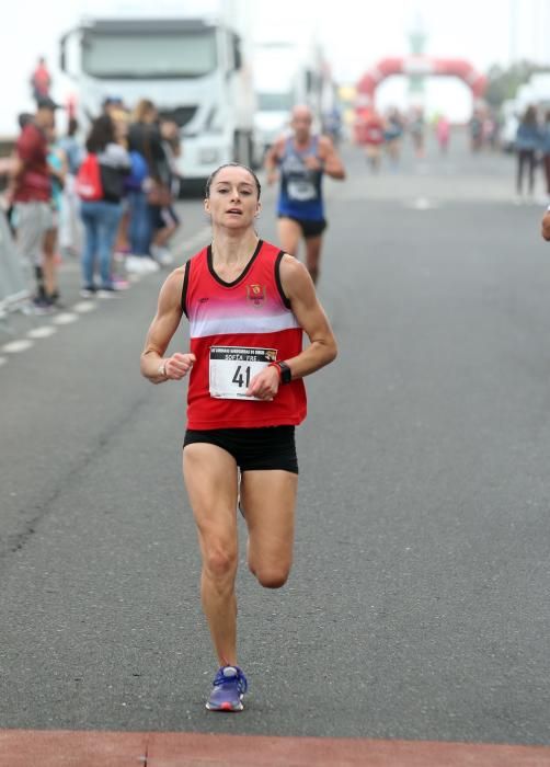 Cerca de 500 corredores participaron esta mañana en la carrera de 10 kilómetros de O Berbés